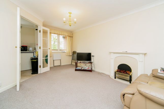 Flat for sale in Long Lane, Upton, Chester, Cheshire