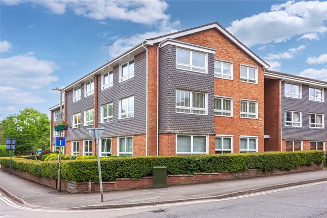 Thumbnail Flat for sale in Hewgate Court, Station Road, Henley-On-Thames, Oxfordshire