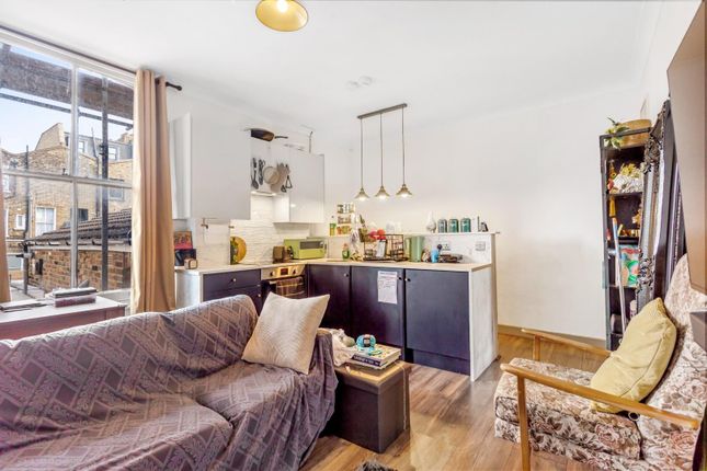32C, Walford Road, London photo 3