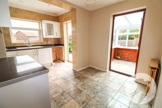 17, Wyatt Road, Dartford photo 4