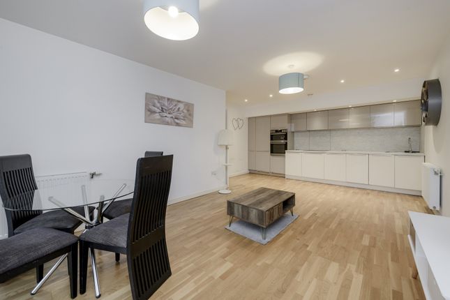 Flat 23 Falcondale Court, Lakeside Drive, Park Royal, London photo 2