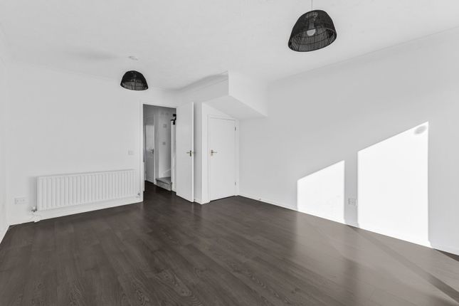 30, Bluebell Way, Burgess Hill photo 4