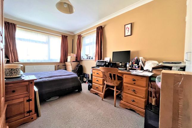 Flat for sale in Manor Road, Bexhill-On-Sea