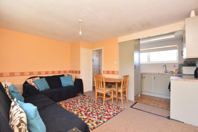 Chalet 148, Romney Sands Holiday Village, The Parade, Greatstone photo 2