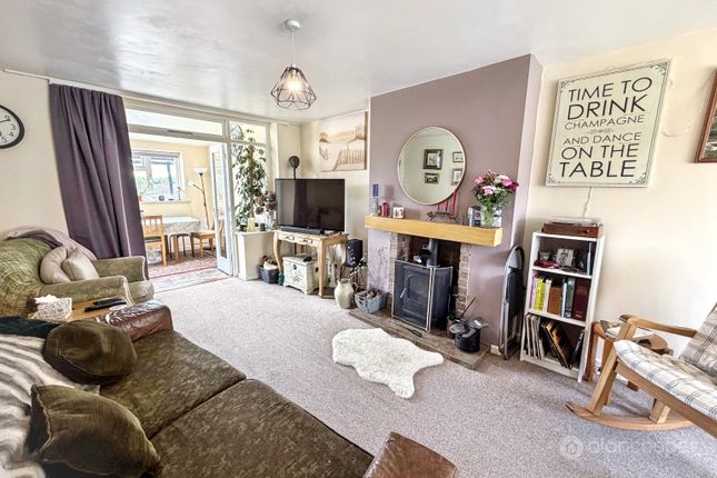 1 Amos Avenue, Nuneaton, Warwickshire photo 4