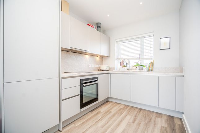 Flat 2, 106, Warren Way, Milton Keynes photo 4