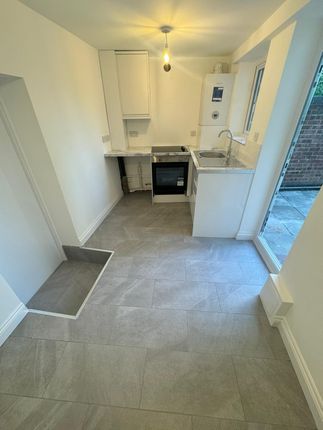 Riverdene Road, ILFORD photo 2