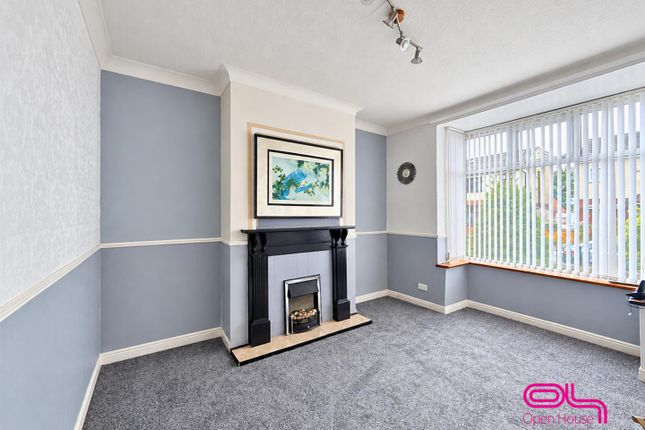 490, Lever Edge Lane, Bolton photo 2