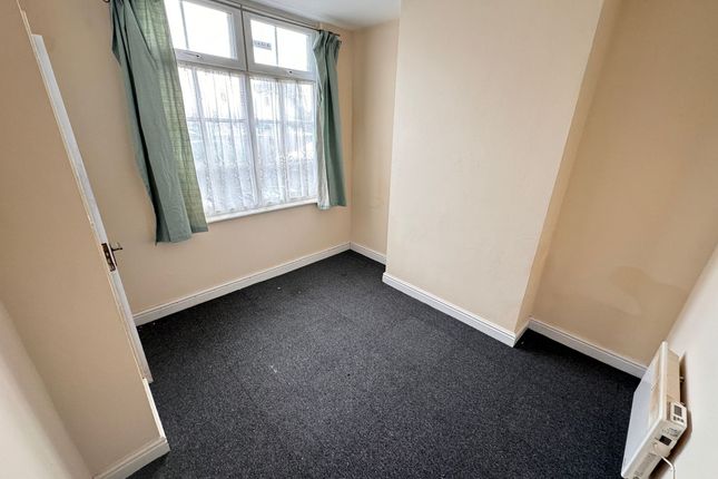 37, Thornley Street, Wolverhampton photo 3