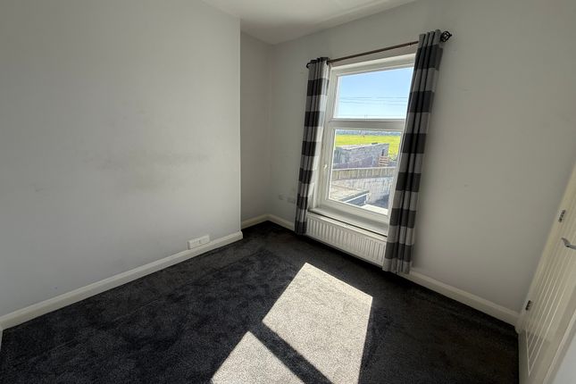 7, Llanelli photo 5