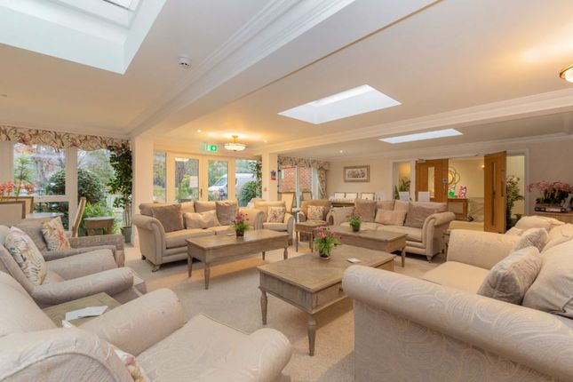 15, Fleur De Lis, Wokingham photo 2
