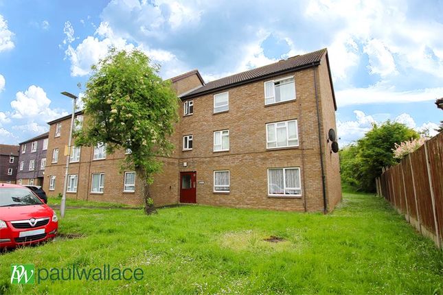 Flat for sale in Landau Way, Broxbourne