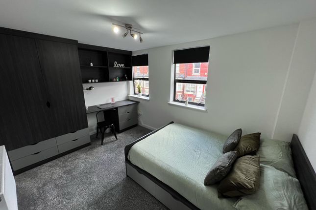 Flat 3, Queens Road, Leeds photo 3