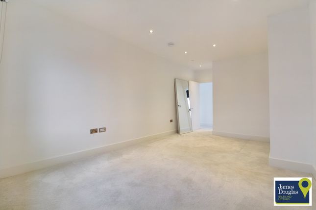 Flat for sale in Waterford House, Bayscape, Watkiss Way