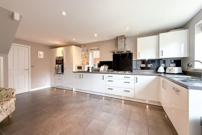29, Zurich Avenue, Stoke-On-Trent photo 4