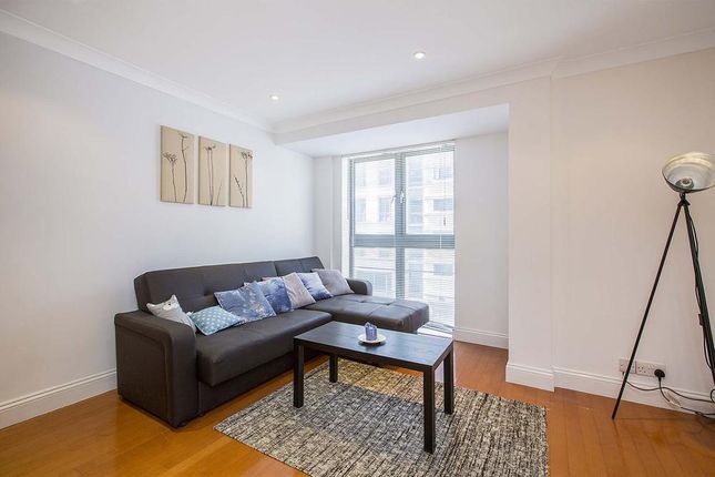 Thumbnail Flat to rent in Victoria Place, Vauxhall Bridge Road, Central London