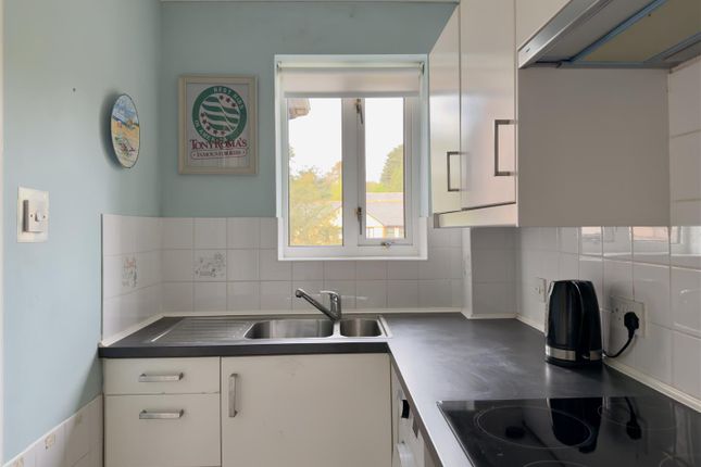 53 Alexandra Court, The Esplanade, Penarth photo 4