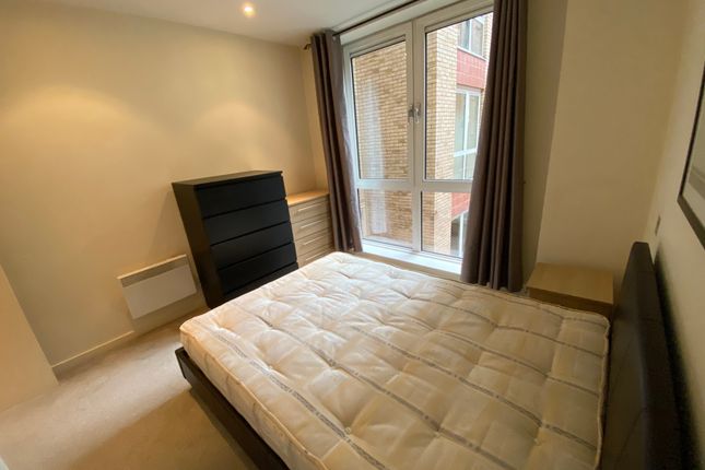 Flat to rent in 10 Hosier Lane, Farringdon, London