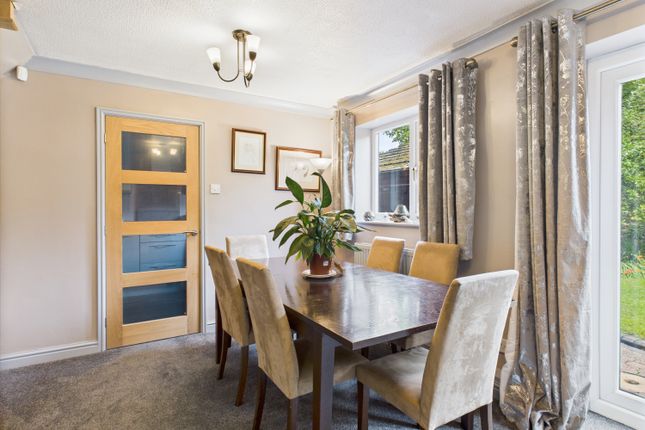 12, Firethorn Drive, Hyde photo 4