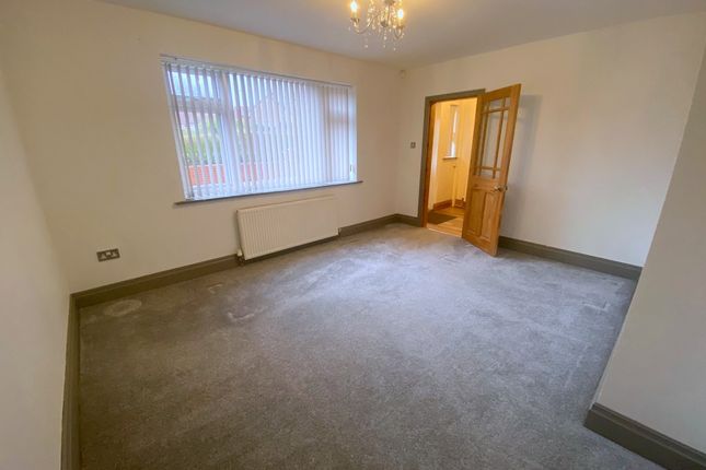 24, Colchester Avenue, Bolton photo 2