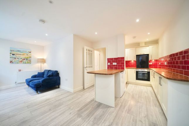 Flat 7, Surrey House, Cromer photo 2