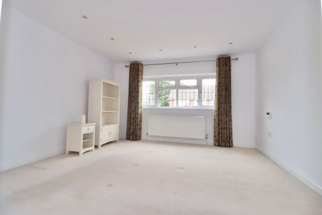 Property for sale in Meadow Way, Chigwell