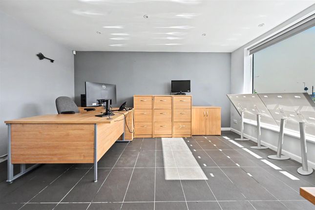 Platinum Property, 422, Sandon Road, Stoke-On-Trent photo 5