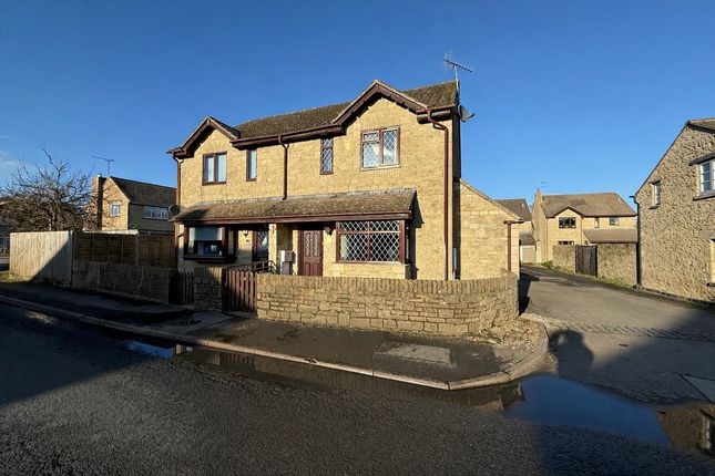 2, The Close, Lechlade photo 2
