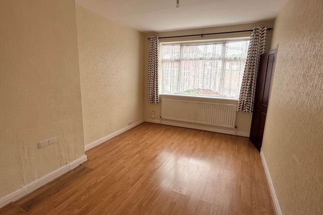 77, Swithland Avenue, Leicester photo 2