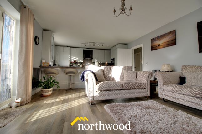 Flat for sale in West Street, Thorne, Doncaster