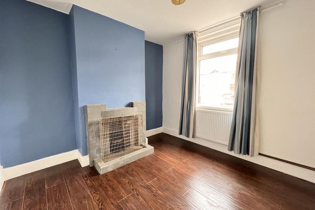 44, Beechcroft Road, Swindon photo 3