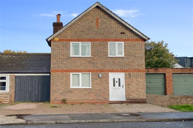 Thumbnail Semi-detached house to rent in Hardy Close, Horsham, West Sussex