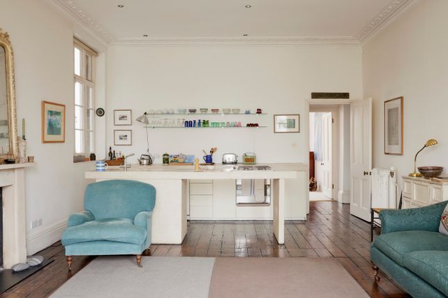 Flat for sale in Holland Park, London