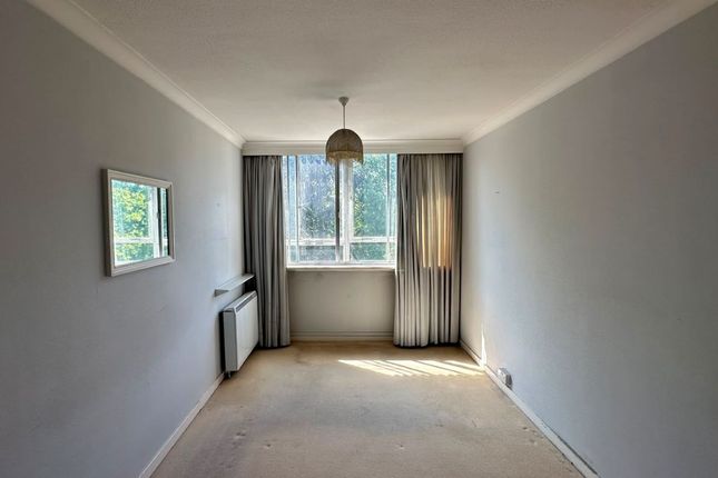 Flat 12 Hedley Court, Putney Hill, London, SW15 3NS photo 2