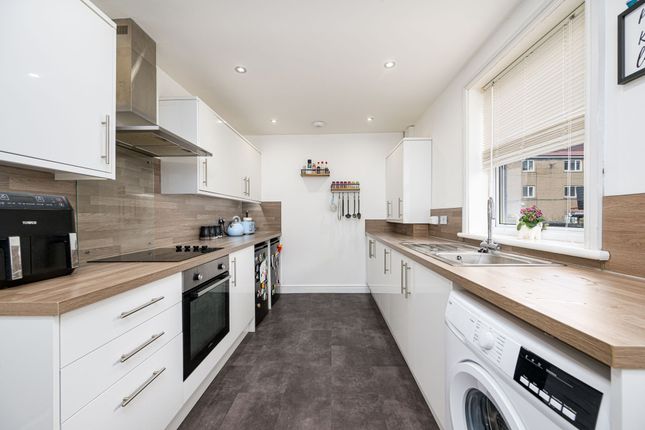 8 Balunie Avenue, Dundee photo 4