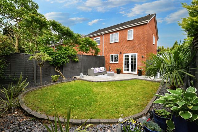 32 Whimberry Close, Salford photo 4