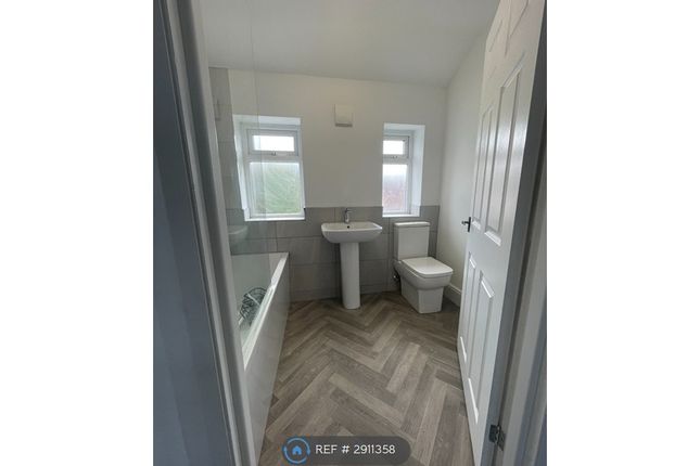 Chiltern Crescent, Warrington photo 4
