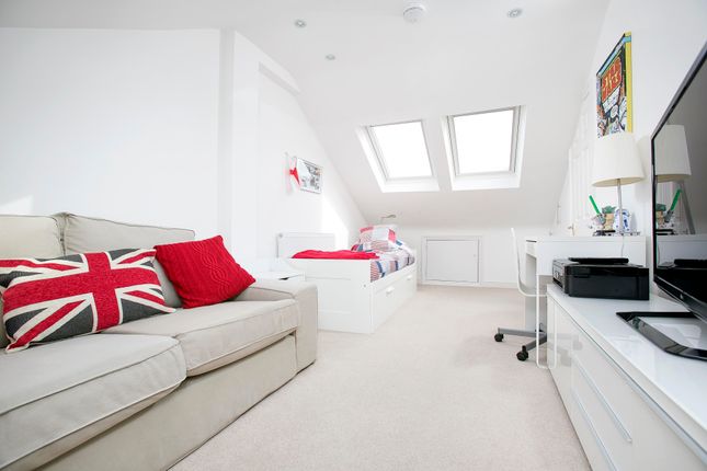 20,, Beauchamp Road, Twickenham photo 4