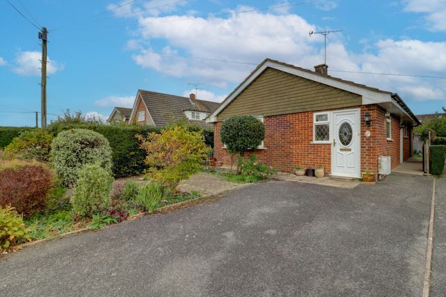 3-bed bungalow on 10, Oakengrove Close, High Wycombe, £475,000