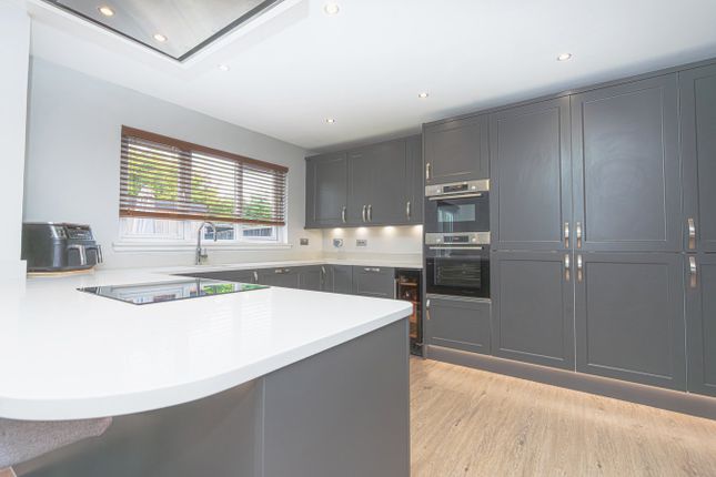 53, Limepark Crescent, Kelty photo 4