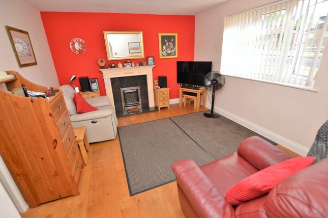 39, Featherby Drive, Leicester photo 2