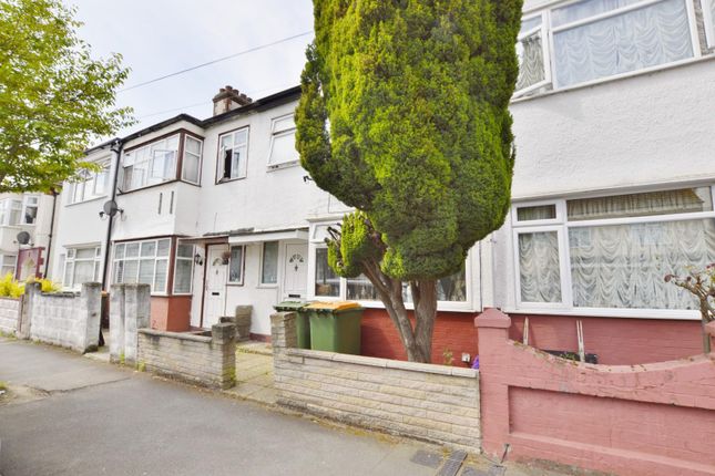 Thumbnail Property for sale in Lawrence Avenue, London