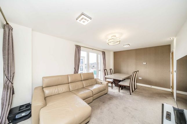 Flat 34, Advertiser Court, 2, Telegraph Avenue, London photo 3