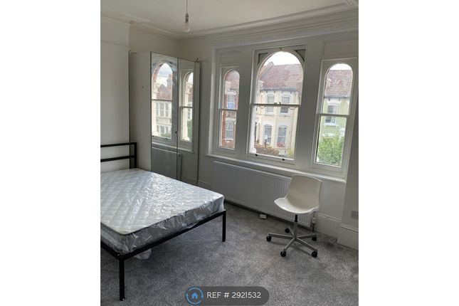 Umfreville Road, London photo 3