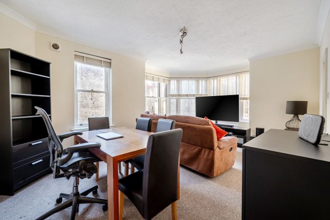 Flat 6, 35, Regency Square, East Sussex photo 3
