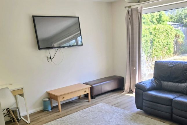 Room 2, 19, Southdown Road, West Sussex photo 5