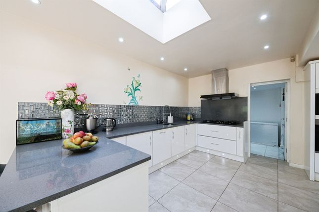11, Eymore Close, Birmingham photo 3