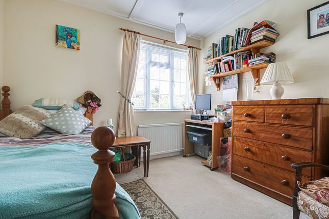 Flat for sale in St. Clements Drive, Leigh-On-Sea
