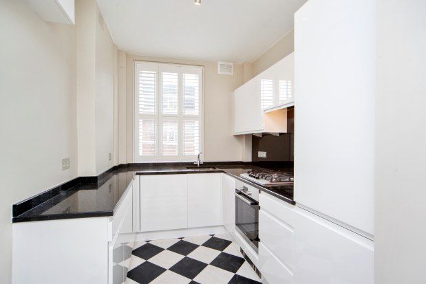 Flat to rent in Whiteheads Grove, Chelsea