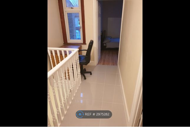 Sandringham Road, Watford photo 5